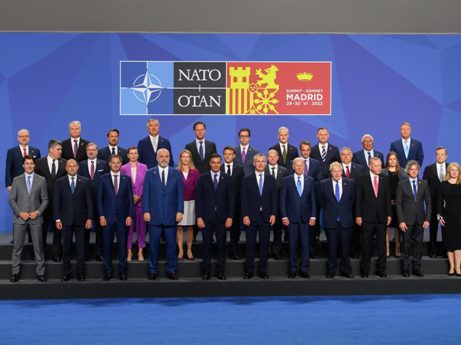 Скільки самітів НАТО не проводь, допомоги багато не буде