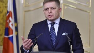 Недружня Словаччина: якими будуть відносини України з урядом Роберта Фіцо