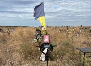 “Пам’ять України”: на місцевих цвинтарях могили Захисників України у запустінні та розрусі